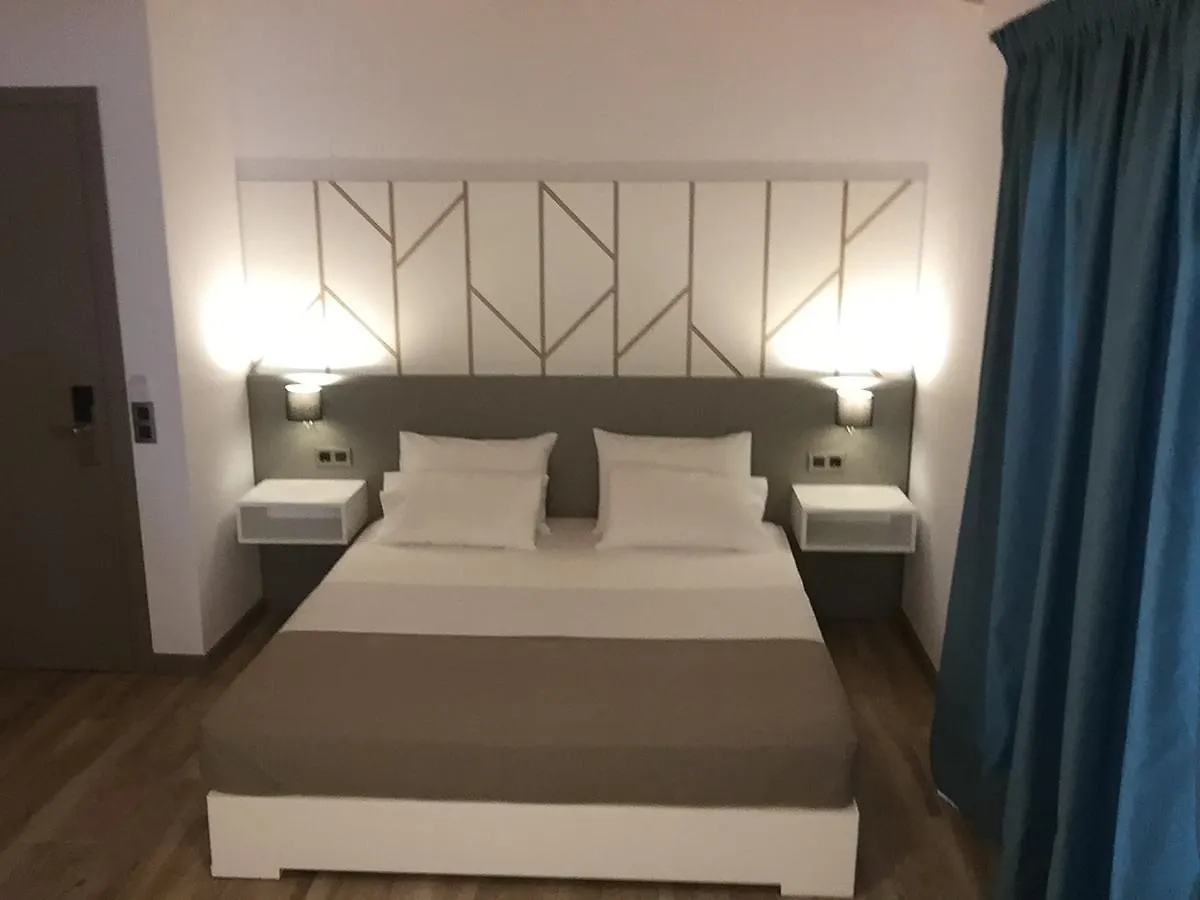 First House Apartment Himare 0*,
